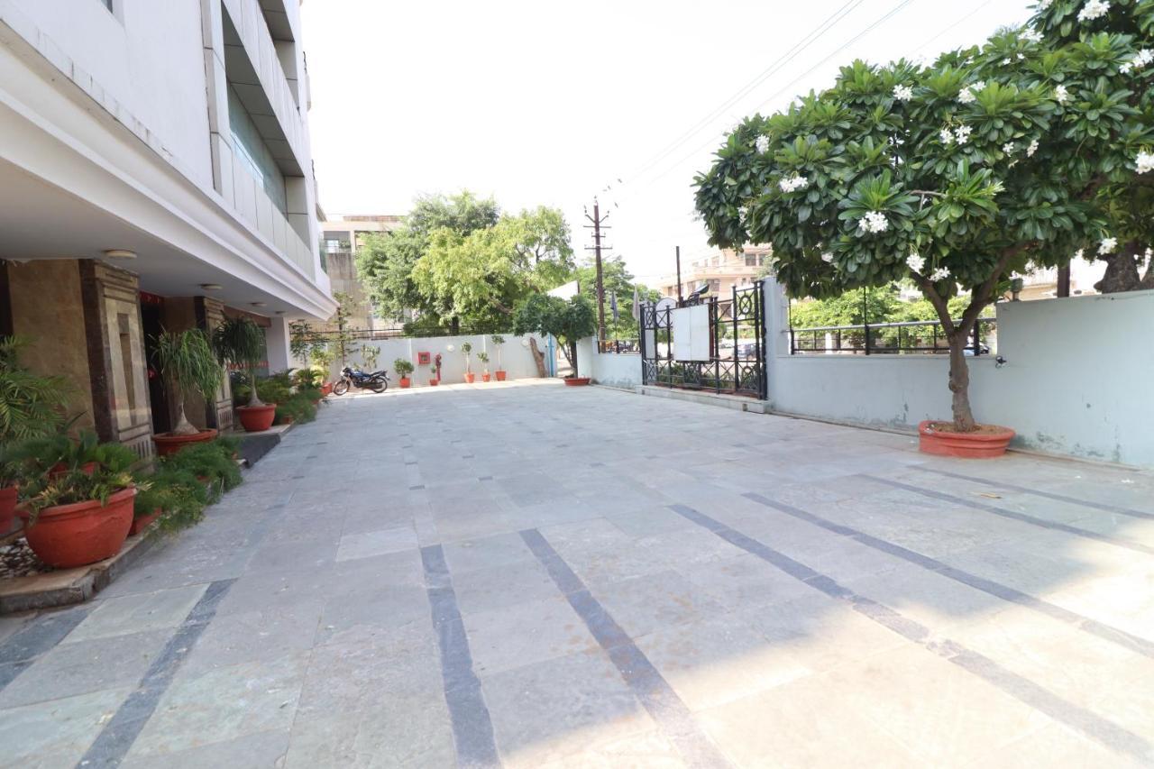 Crestmont Ashapurna Jaipur, Banipark Hotel Exterior foto