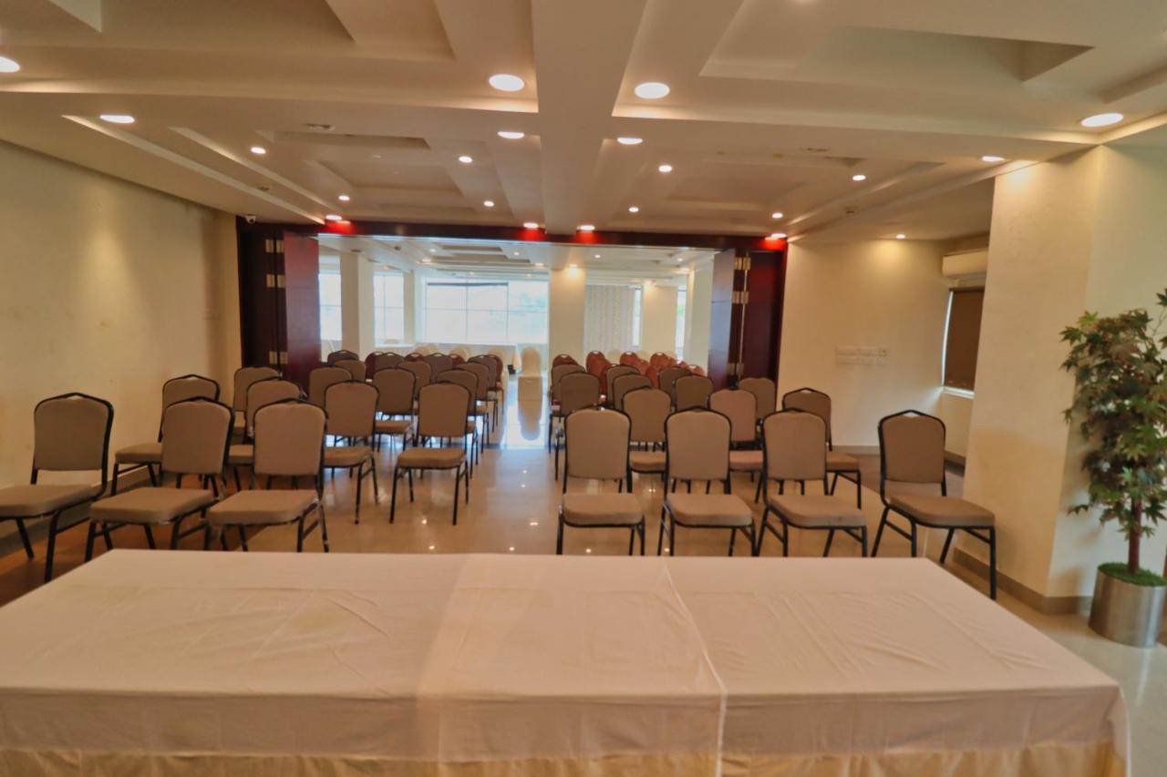 Crestmont Ashapurna Jaipur, Banipark Hotel Exterior foto