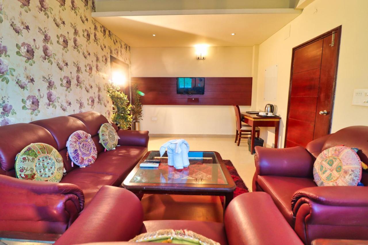 Crestmont Ashapurna Jaipur, Banipark Hotel Exterior foto