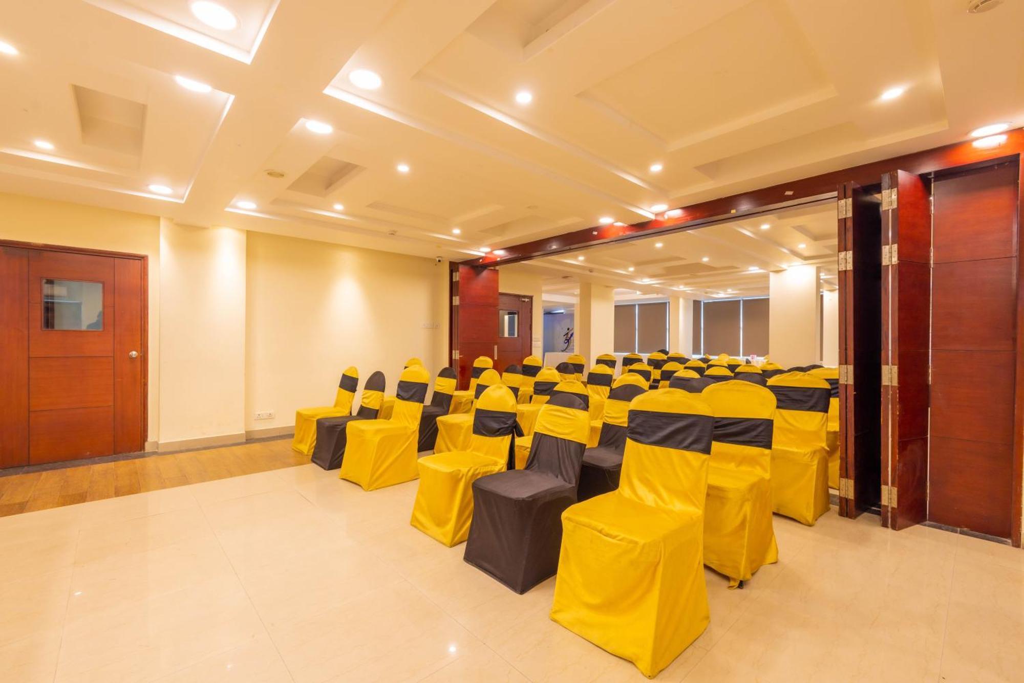 Crestmont Ashapurna Jaipur, Banipark Hotel Exterior foto