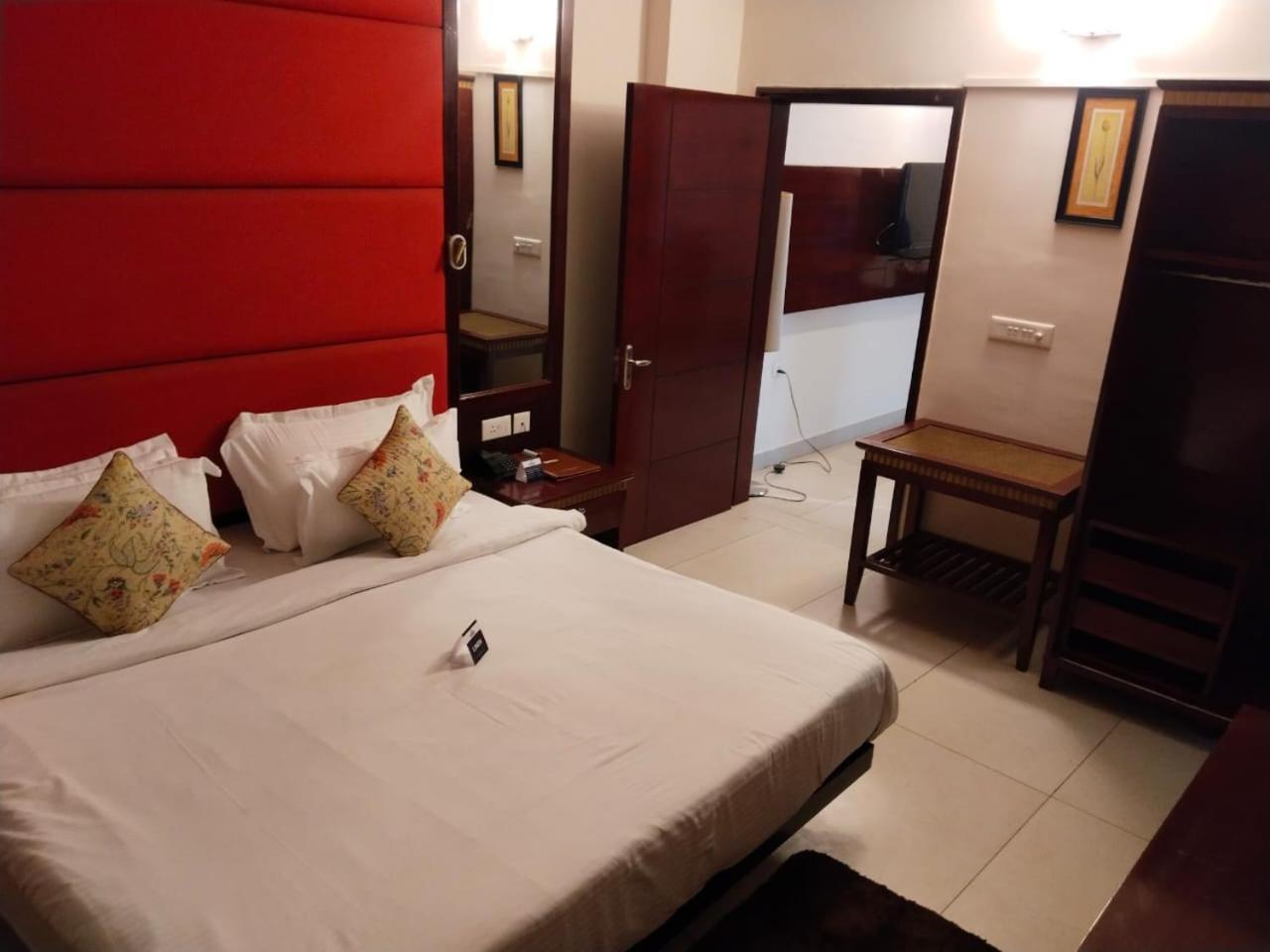 Crestmont Ashapurna Jaipur, Banipark Hotel Exterior foto
